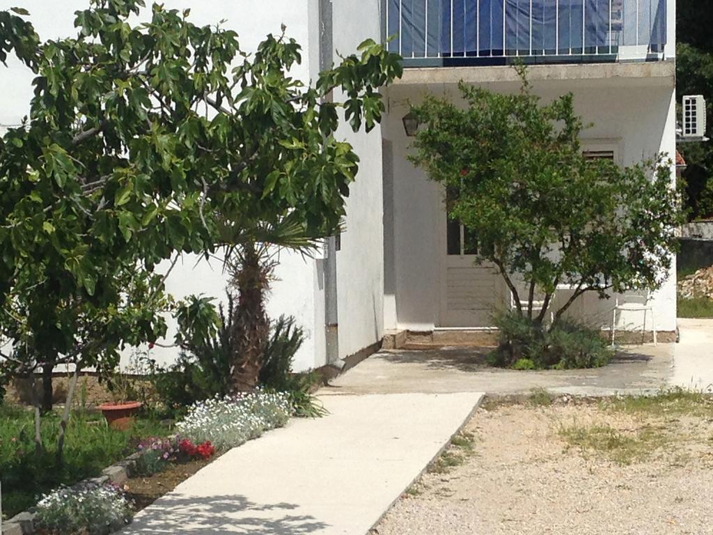 Studio Apartment Blue Window Biograd Na Moru Exteriör bild
